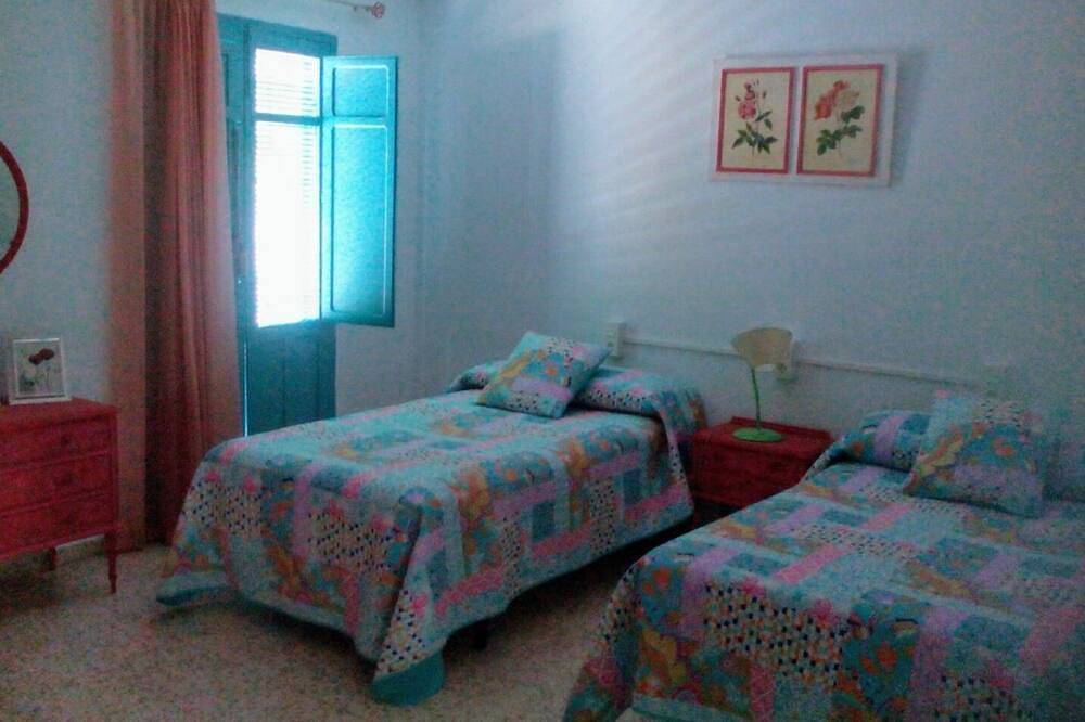 La Casa Azul, Sierra Mágina (Jaén, Úbeda, Baeza) in Mancha Real, Sierras Subbéticas