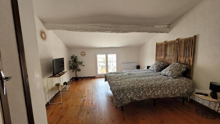 Location de vacances pour 8 personnes, avec terrasse, animaux acceptés à Bonnac