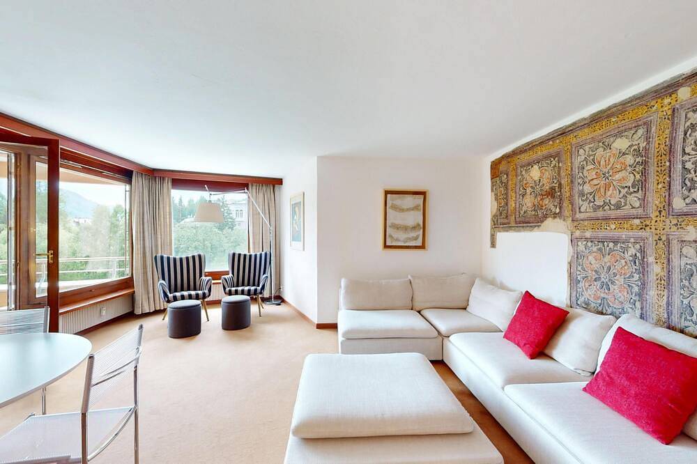Ganze Wohnung, 2½ Zimmerwohnung mit ca. in Samedan, Sankt Moritz