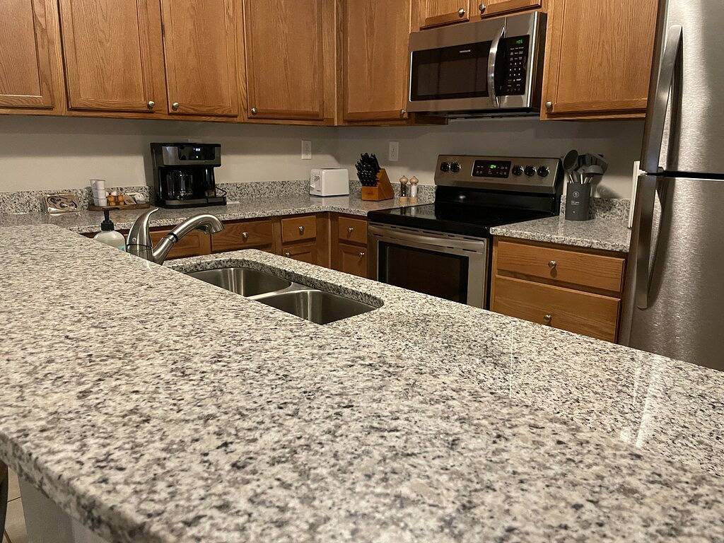Entire apartment, First Class Lvng - 2Br, 2Ba, cool/cozy in Chesapeake, Virginia