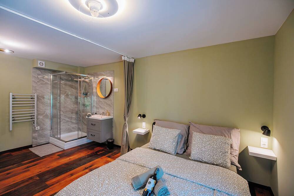 Ganze Wohnung, 1-Minute Walk to Main Square, Wellness Access in Esztergom, Duna Ipoly Nationalpark