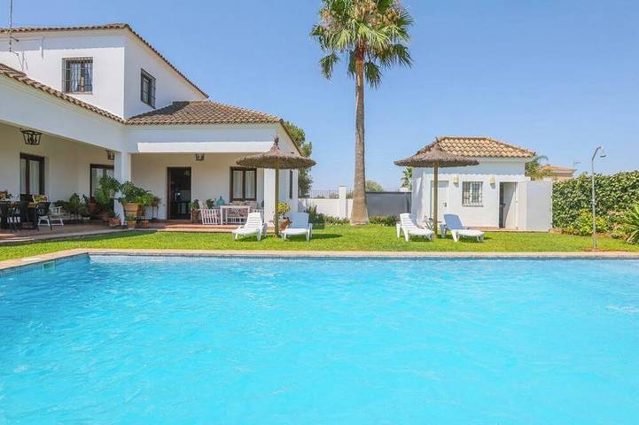 Chalet para 8 personas, con jardín en Marchena