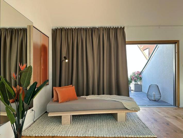 Ferienwohnung für 4 Personen, mit Balkon und Terrasse sowie Ausblick in Augsburg