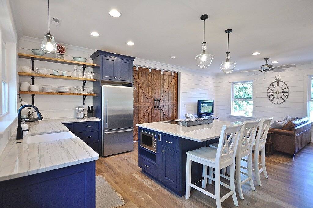 Ganze Wohnung, Carriage House-Apartment-Ensuite Dusche-Modern-Bergblick in Crozet, Albemarle County