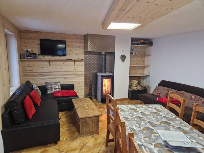 Gîte pour 11 personnes, avec terrasse et jardin, animaux acceptés à Saint-Jean-de-Belleville - 2