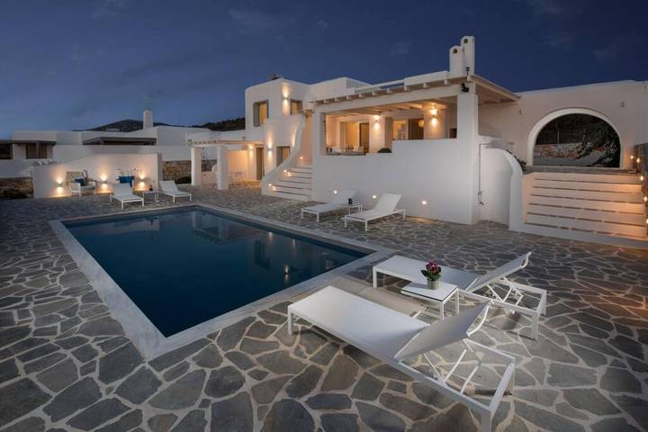 Villa pour 6 personnes, avec jardin et piscine, adapté aux familles dans Naxos - 2