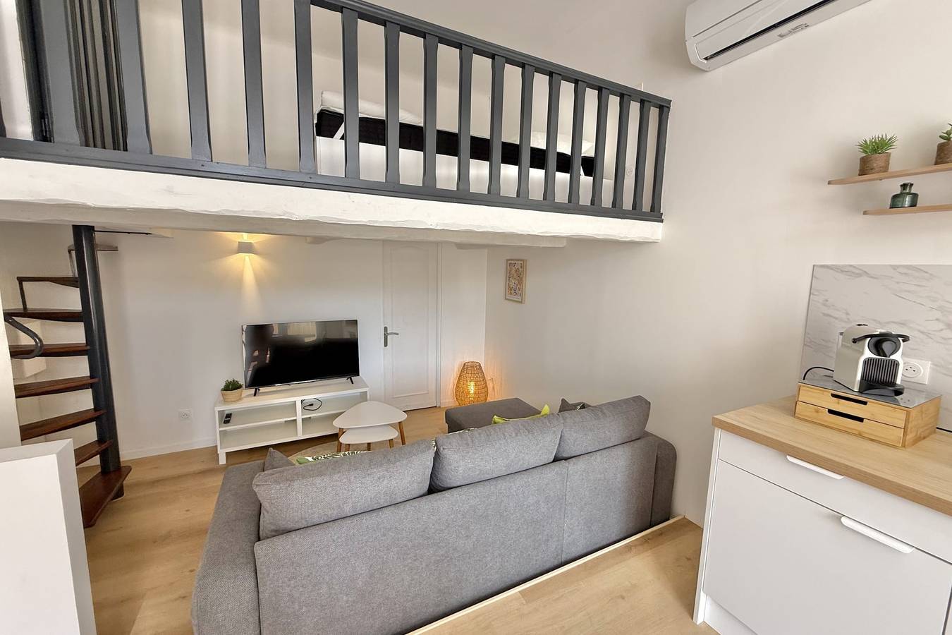 Studio entier, Golfe Juan 2 personnes - Studio en Duplex in Golfe-Juan, Vallauris