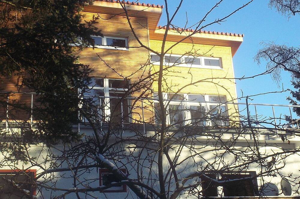 Ganze Wohnung, Penthouse mit großer Dachterrasse am Mexikoplatz in Berlin Zehlendorf, Berlin