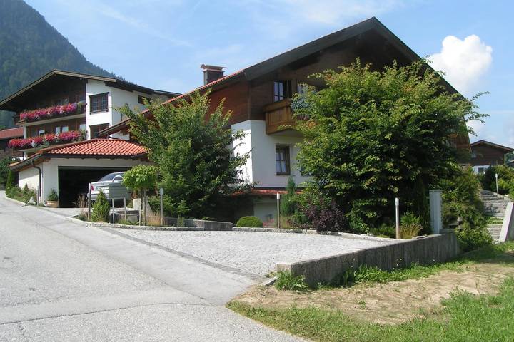 Ferienwohnung für 6 Personen, mit Ausblick und Garten, kinderfreundlich in Reith im Alpbachtal - 2