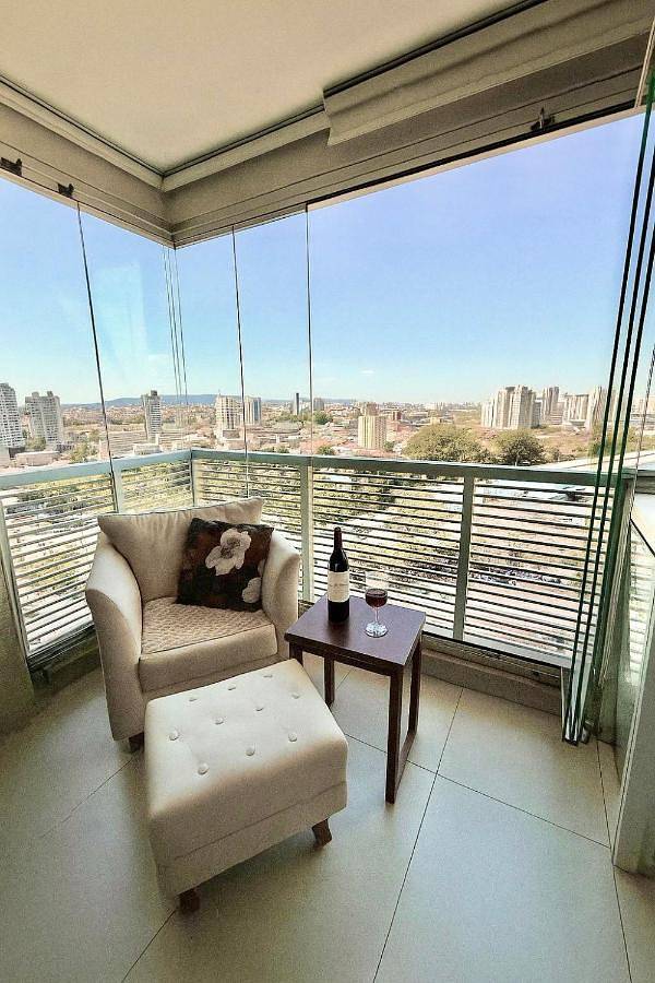 Casas e apartamentos de temporada para 7 pessoas, com vista e piscina e ainda jardim em Osasco