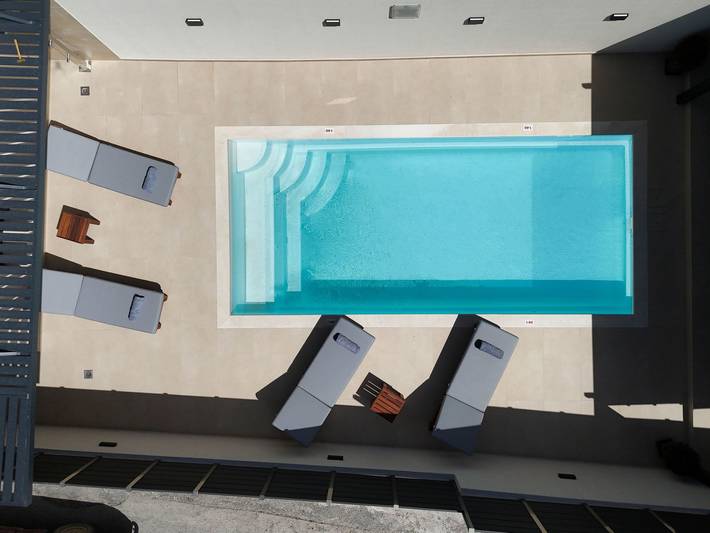 Ferienhaus für 6 Personen, mit Balkon und Pool