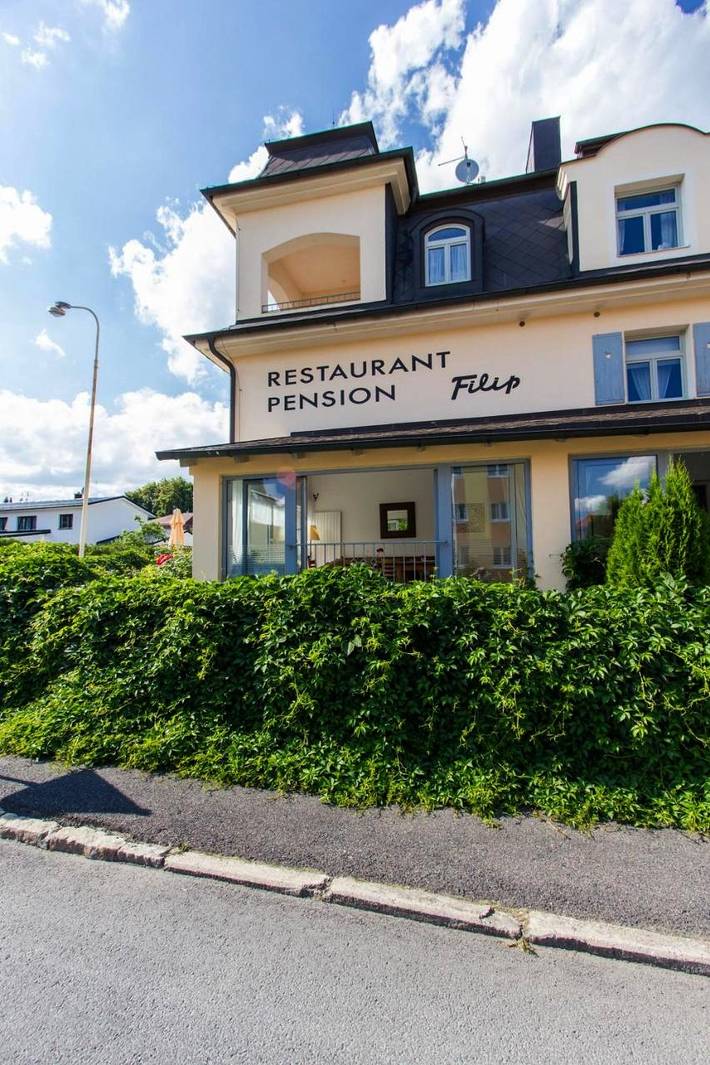 Ferienhaus für 8 Personen, mit Ausblick und Garten in Marienbad