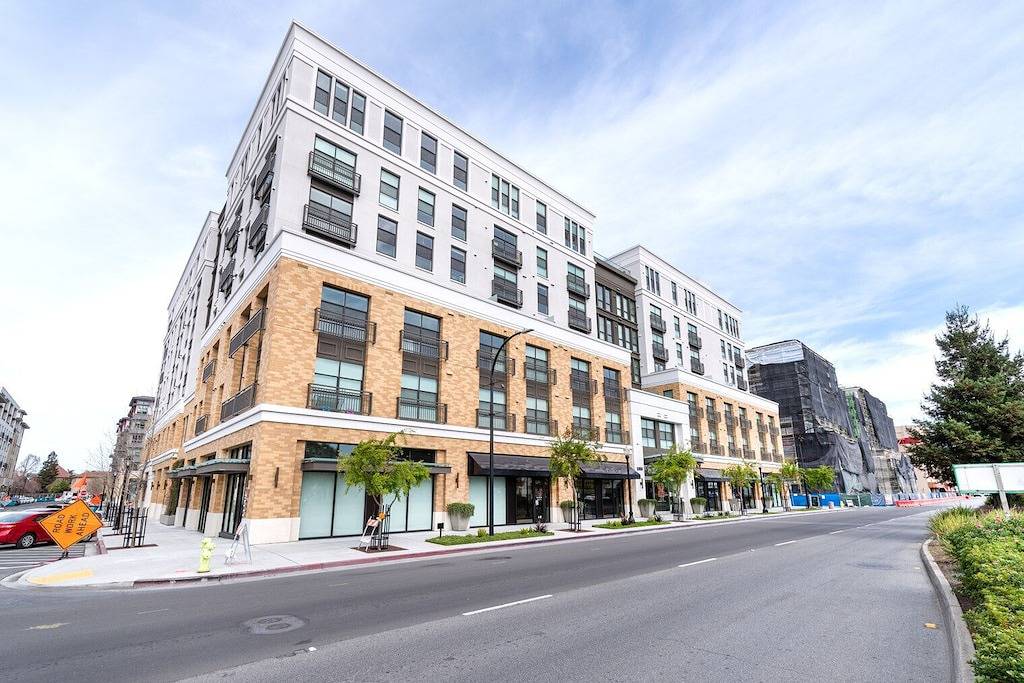 Ganze Wohnung, Deluxe Redwood City 1Br w/ W/D, Gym, Bbq, walk to Caltrain, by Blueground in Redwood City, Silicon Valley