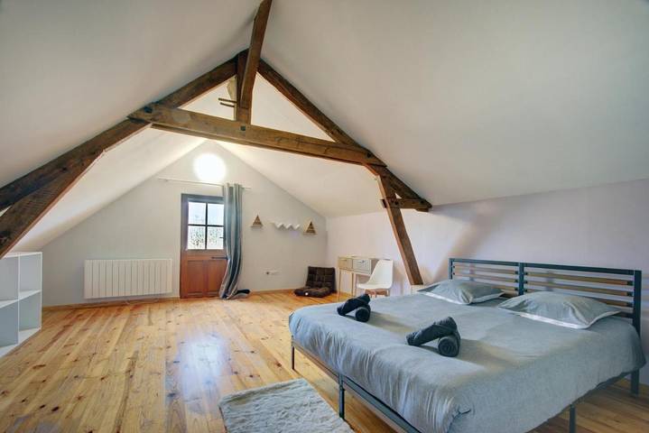 Location de vacances pour 8 personnes, avec Terrasse ainsi que Jardin et Piscine à Vivy - 4