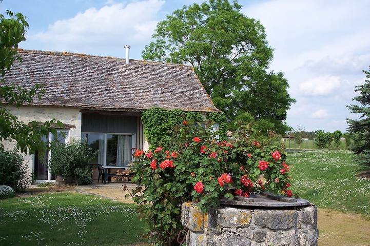 Location de vacances pour 6 personnes, avec Terrasse ainsi que Jardin et Piscine à Saint-Rémy (Dordogne)
