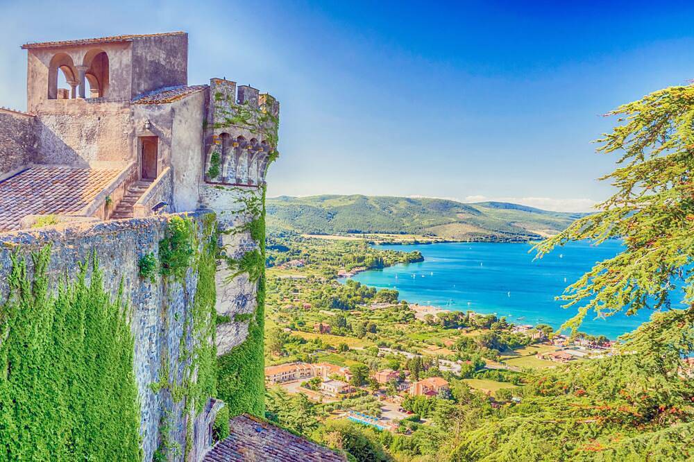 Entire apartment, Bracciano Lake Farmhouse - Apt. Blue in Anguillara Sabazia, Lake Bracciano