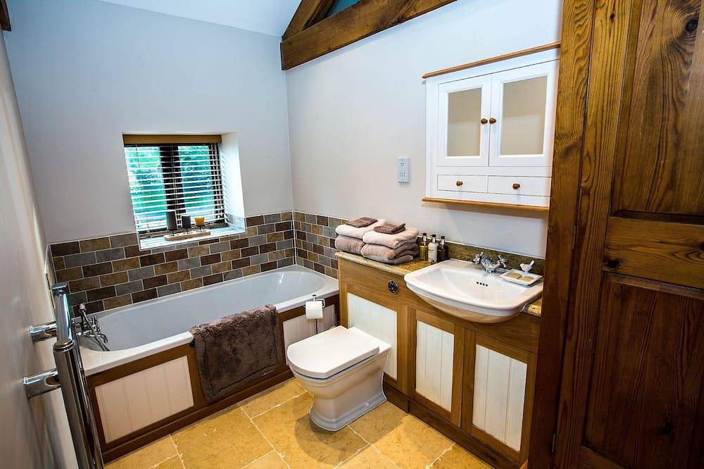 Schöne Scheune mit hervorragenden Aussichten und hochwertigen Einrichtungen in Surrey