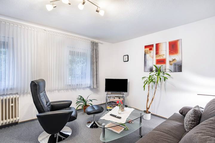 Appartement entier, Appartement "Typ B" avec vue sur les montagnes, terrasse partagée et Wi-Fi in Schmallenberg, Arrondissement du Haut-Sauerland