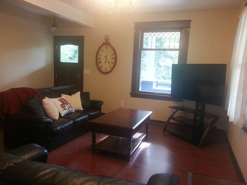 Craftsman Duplex in Old Town Issaquah - Free Wi-Fi in Issaquah, Mount Baker-Snoqualmie Nationalwald