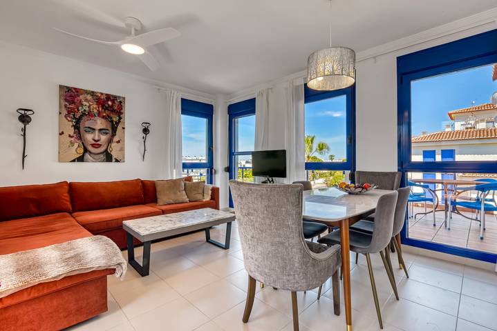 Entire apartment, Apartment 'Atico 9' with Sea View, Wi-Fi and Air Conditioning in Dénia, Costa Blanca