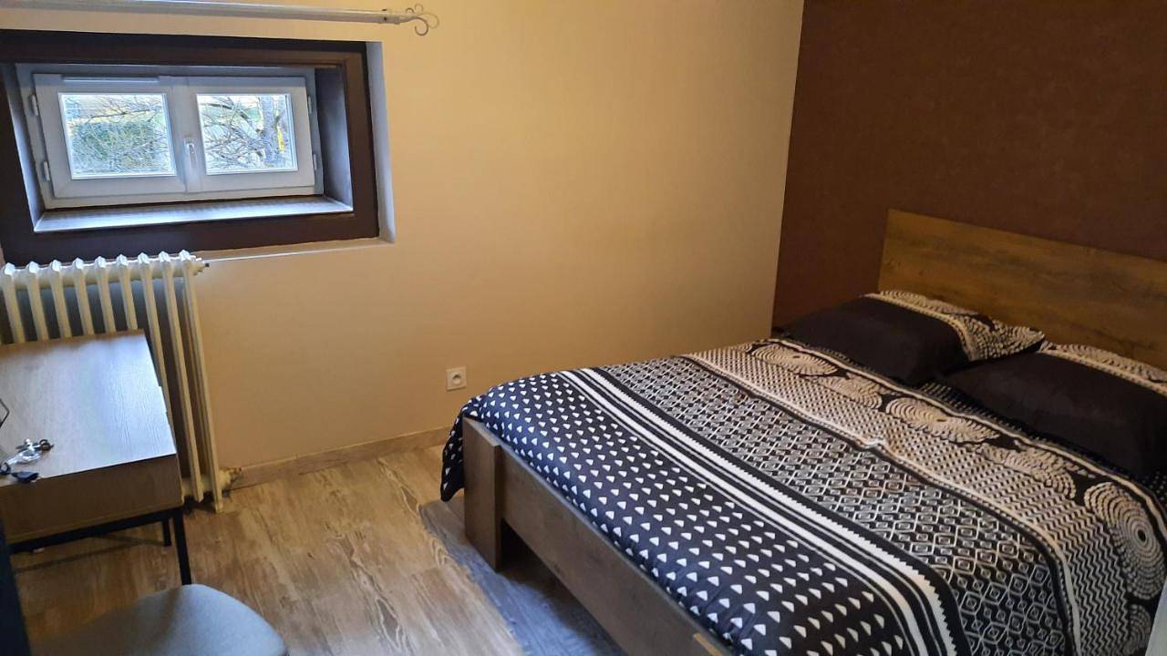 Appartement entier, Apartment in Condé-sur-Sarthe, Région d'Alençon