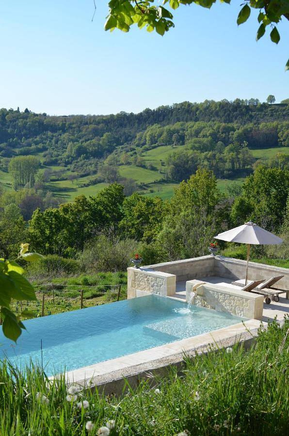 Maison d’hôte pour 2 personnes, avec Terrasse et Jardin ainsi que Piscine et Vue