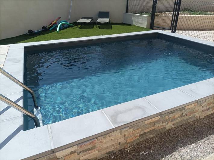 Appartement de vacances pour 2 personnes, avec Terrasse ainsi que Jardin et Piscine