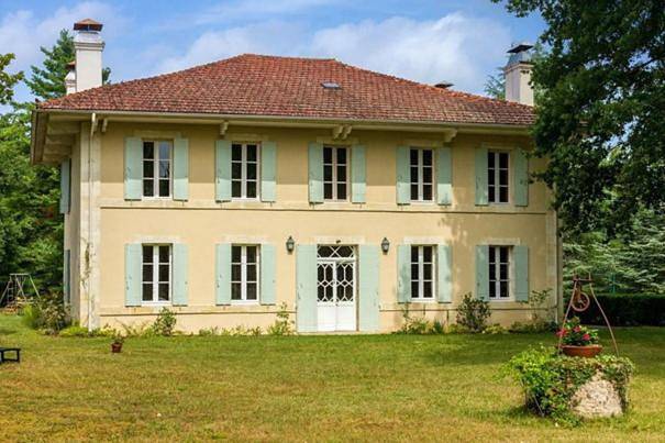 Location de vacances pour 13 personnes, avec Terrasse et Vue à Pontenx-les-Forges