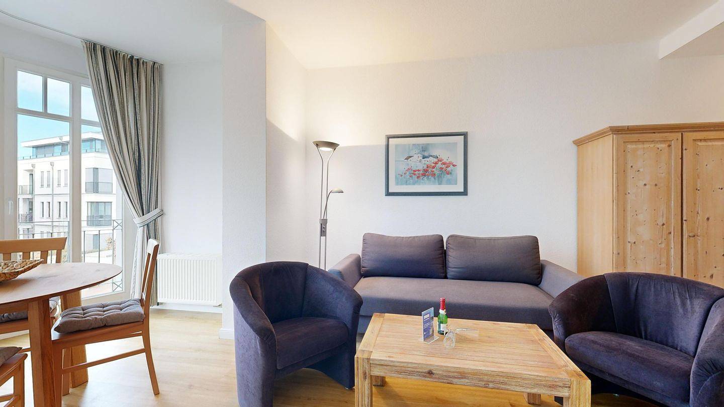 Ganze Wohnung, Schöne und helle Ferienwohnung in Strandnähe, Parkplatz am Haus in Ostseebad Binz, Binz