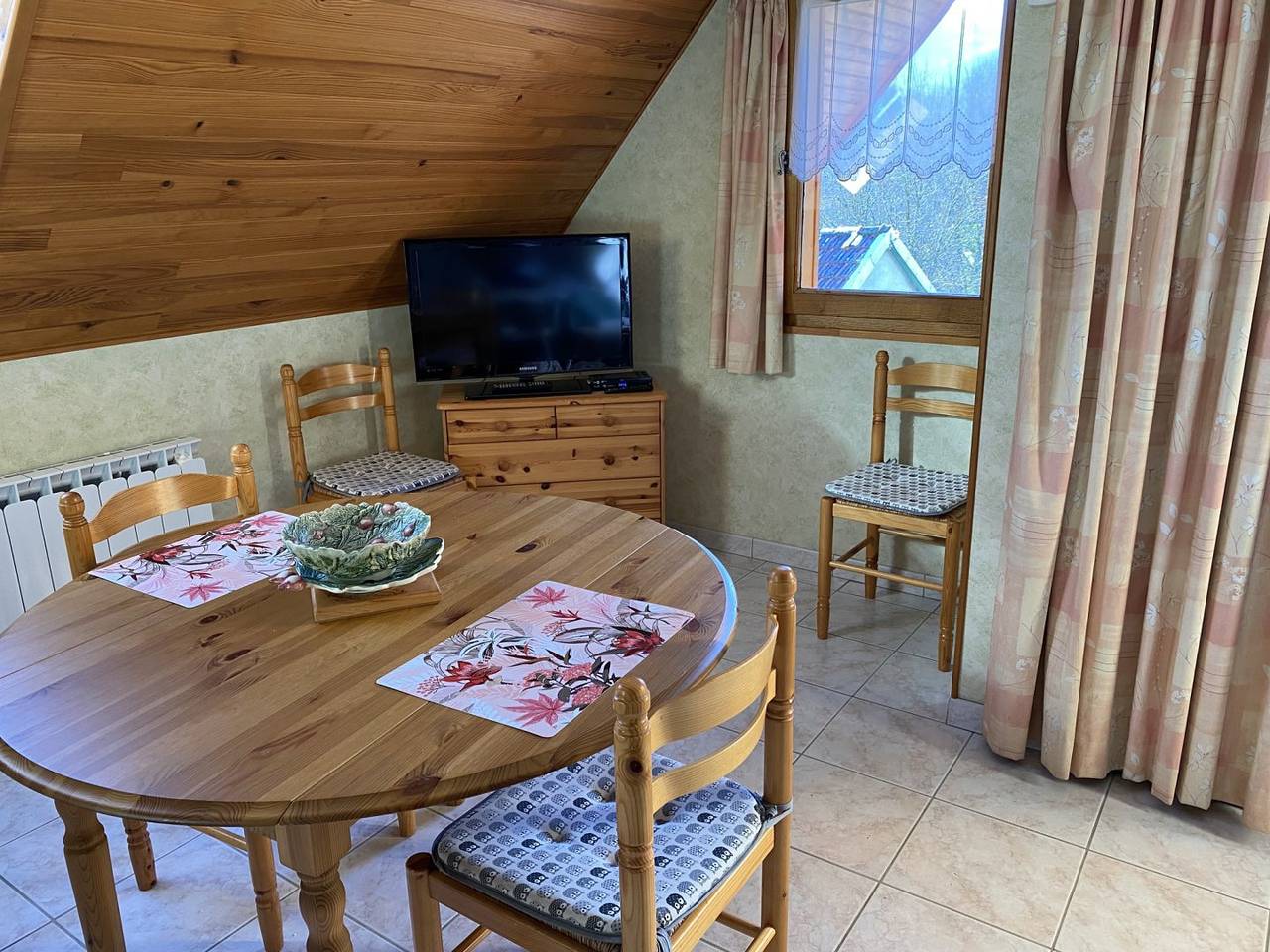 Gîte Les Berdiès in Lacourt, Parc naturel régional des Pyrénées ariégeoises
