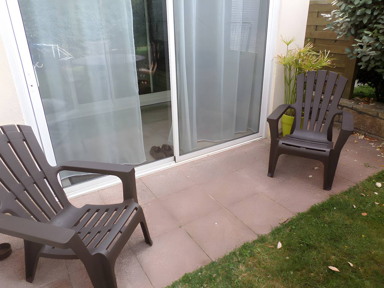 Ganze Wohnung, Appartement mit Terrasse, privatem Garten, 300 m vom Strand entfernt in La Forêt-Fouesnant, Côte de Cornouaille
