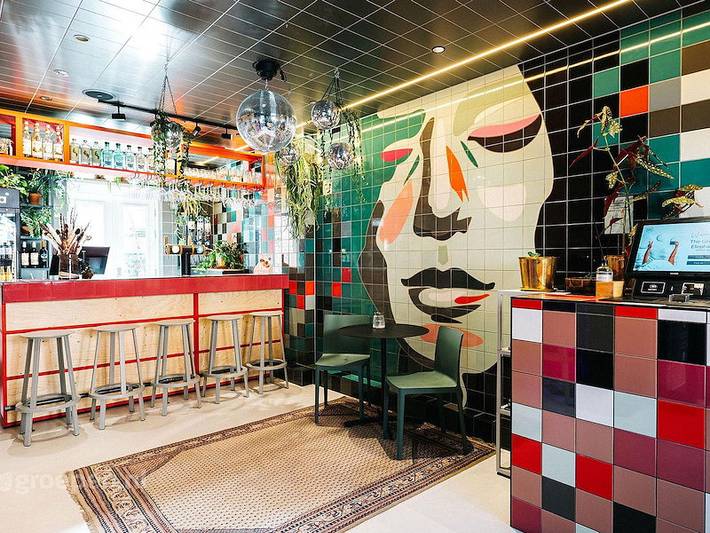 Ferienhaus für 18 Personen, mit Balkon/Terrasse und Whirlpool sowie Terrasse und Sauna in Maastricht