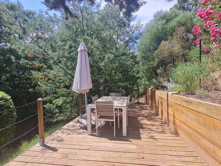 Location de vacances pour 6 personnes, avec jardin ainsi que terrasse et piscine, animaux acceptés dans Plage De La Croisette Sainte Maxime - 2