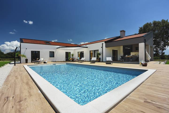 Villa für 6 Personen, mit Garten und Pool sowie Balkon - 1