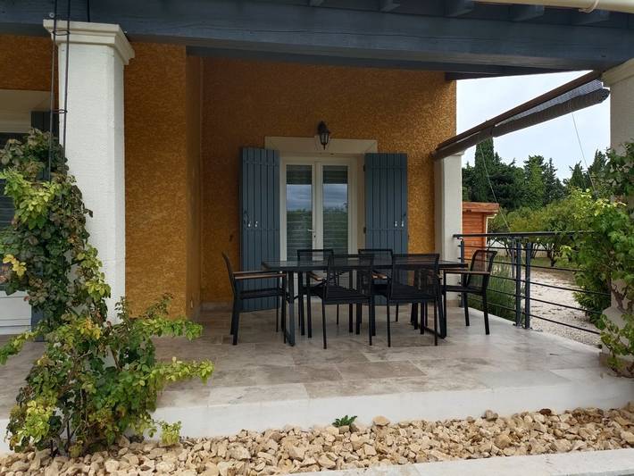 Location de vacances pour 4 personnes, avec piscine ainsi que jardin et terrasse à Sarrians - 4