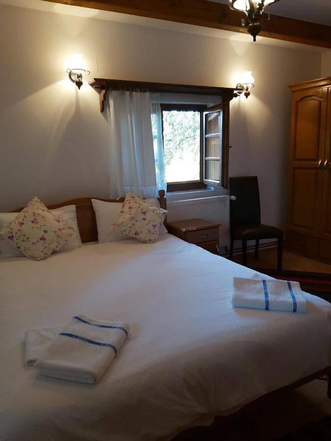 Gîte pour 2 personnes, avec vue et jardin dans Breb - 3