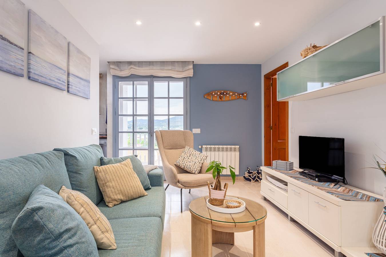 Ganze Wohnung, Ferienwohnung im Sonnenuntergang am Paseo de Mar in Strandnähe mit Wlan in Sant Antoni de Calonge, Calonge