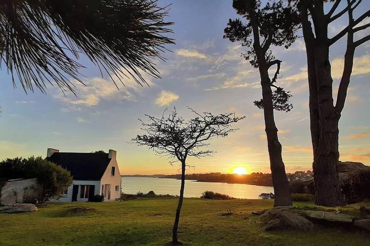 Location de vacances pour 6 personnes, avec jardin et balcon dans Plage Sainte Marguerite (Landéda)