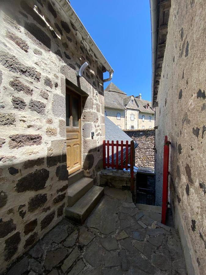 Location de vacances pour 3 personnes, avec vue à Mur-de-Barrez