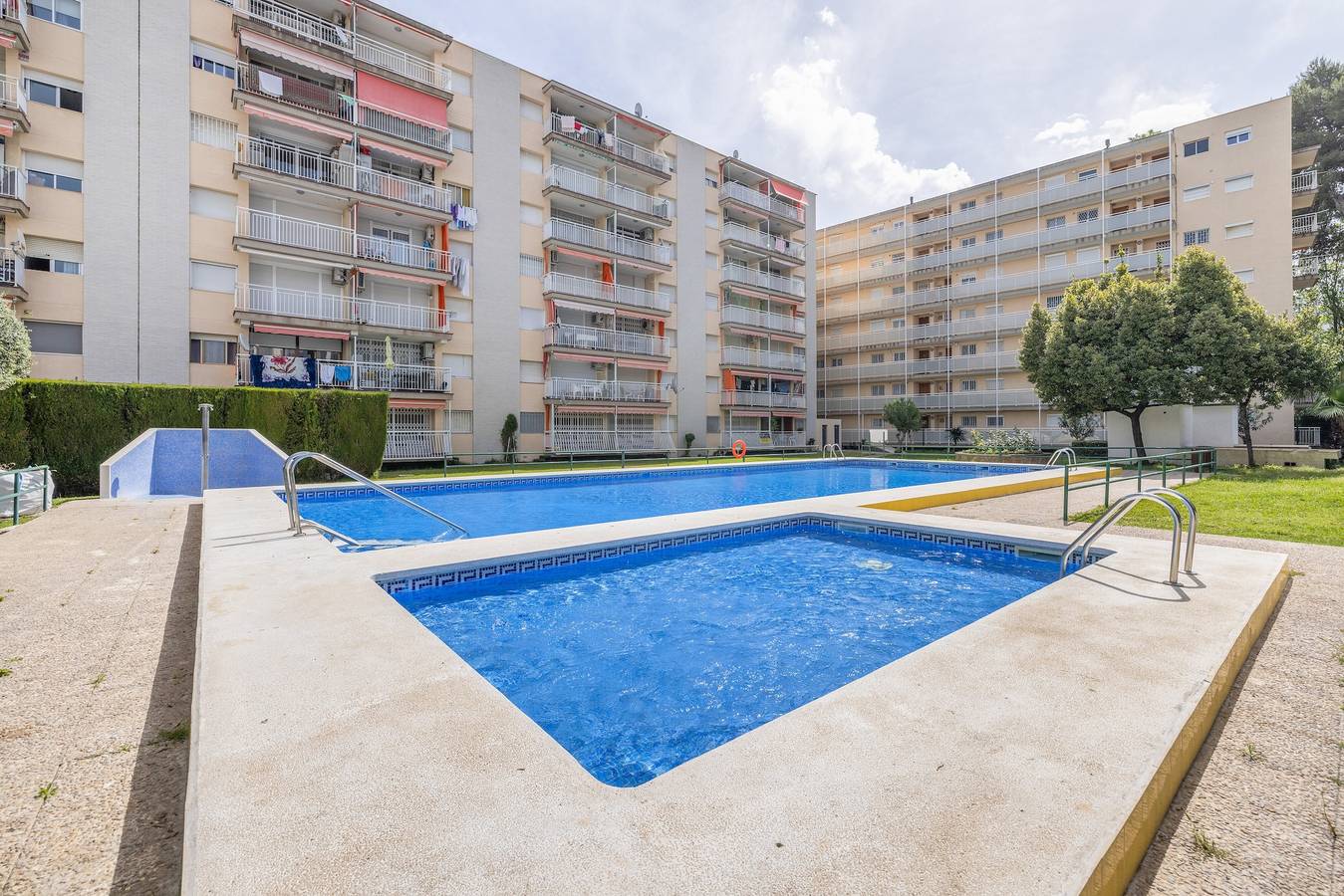 Apartamento luminoso con piscina, terraza y parking cerca de la playa en Salou in Salou, Costa Dorada
