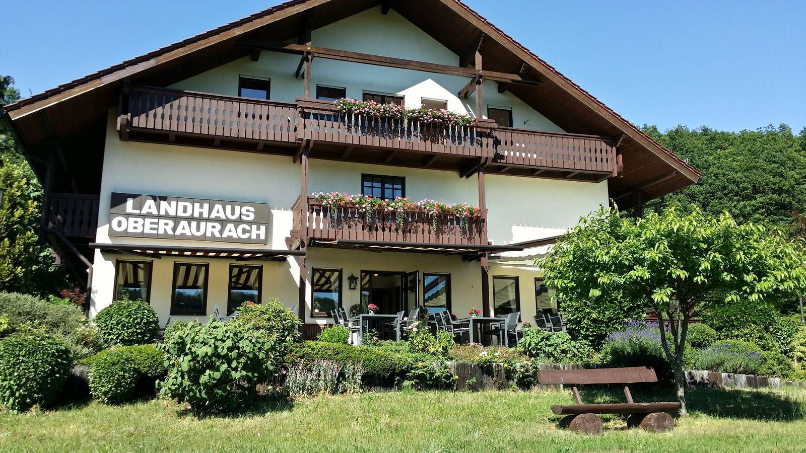 Landhaus Oberaurach - Hotel & Restaurant - Superior Doppelzimmer in Oberaurach, Fränkisches Weinland