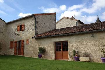 Gîte pour 4 personnes, avec jardin à Saint-Georges-lès-Baillargeaux