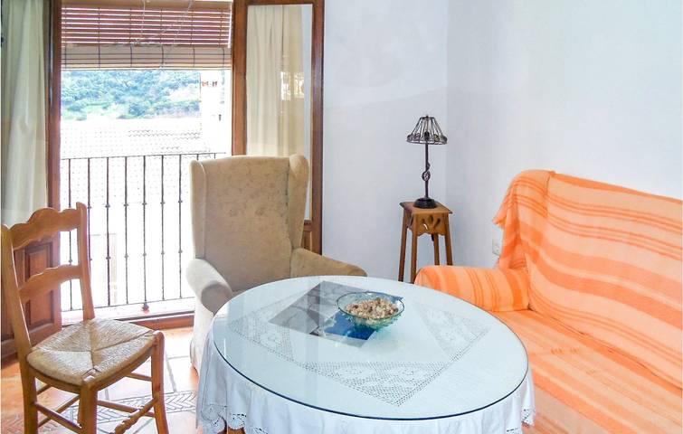 Apartamento vacacional entero, Apartamento con terraza junto a la piscina cerca de la ciudad y el río in Genalguacil, Provincia de Málaga
