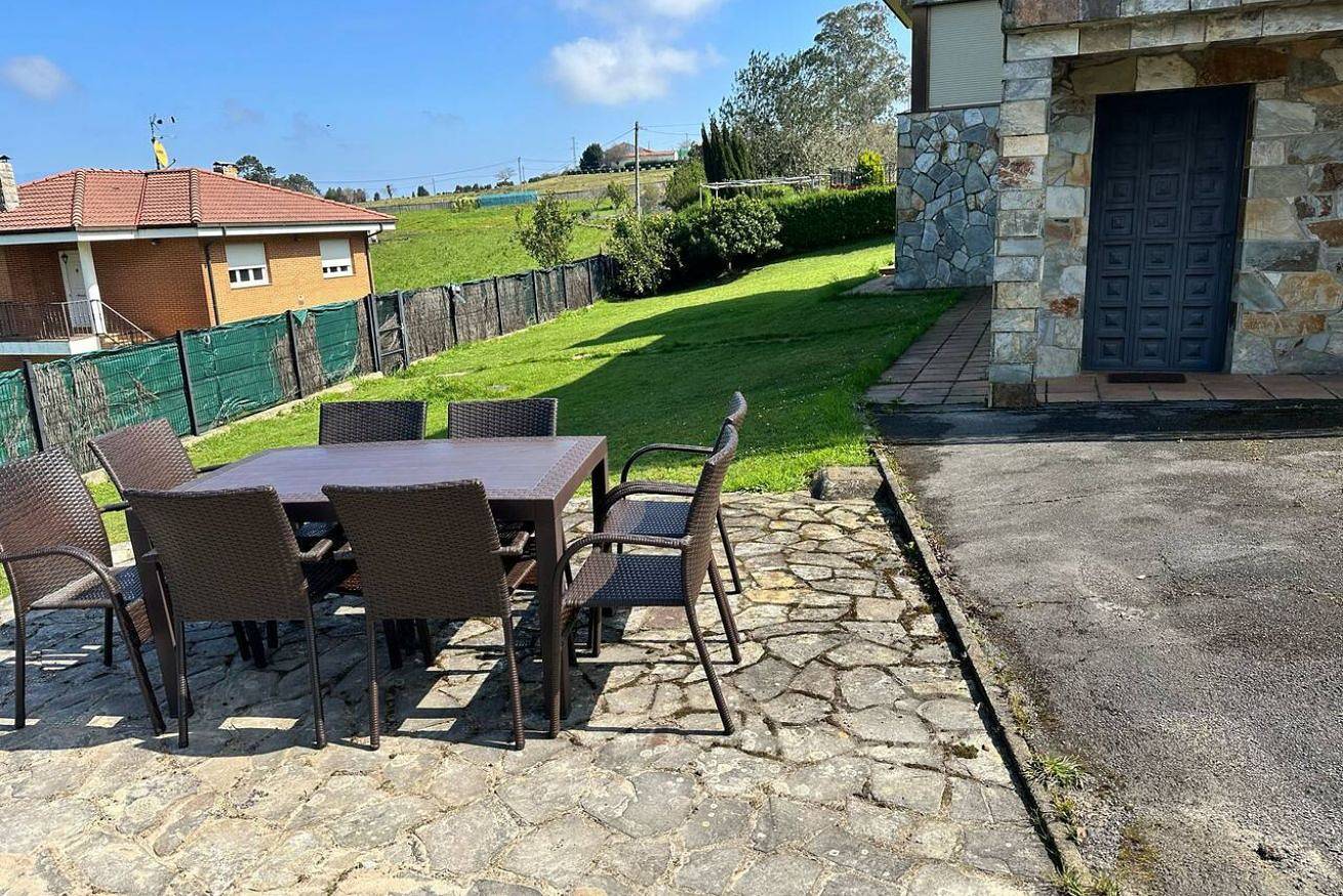 Apartamento entero, 210A Casa Linares Amplia casa en Villaviciosa in Villaviciosa , Costa Verde