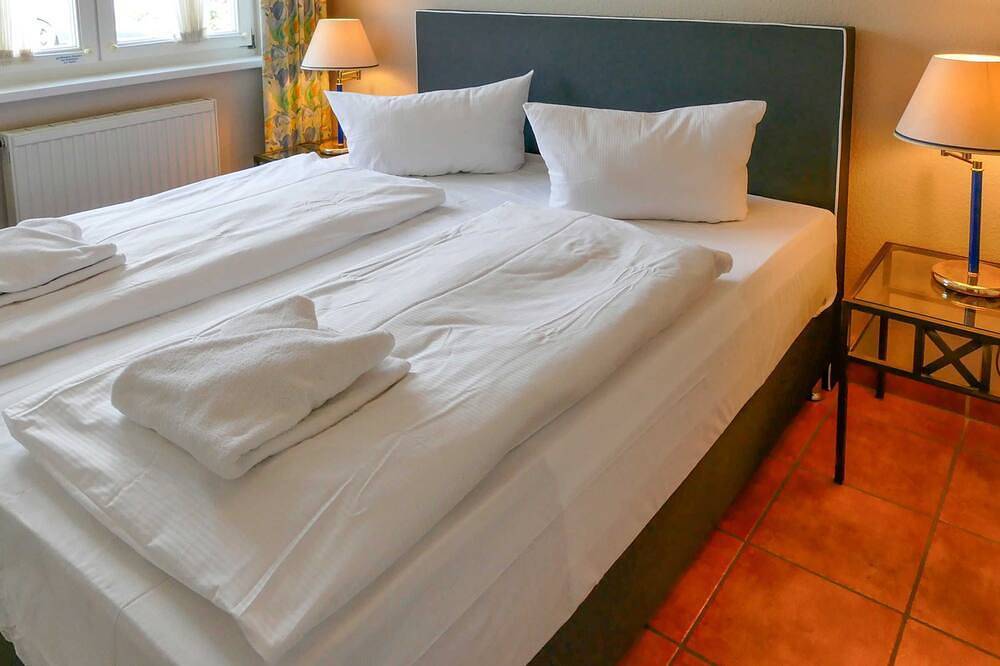 Ganze Wohnung, Fw Max - Ferienwohnungen Max und Moritz in Neddesitz, Sagard