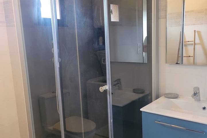 Ganze Wohnung, Apartment im Golf von Lava, schönen Blick aufs Meer und 50 Meter vom Strand entfernt. in Alata, Ajaccio und Umgebung