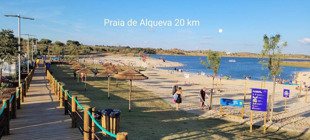 Hôtel pour 3 personnes, avec jardin et terrasse à Moura - 2