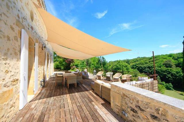 Location de vacances pour 12 personnes, avec jardin et vue sur le lac ainsi que piscine et vue à Saint-Vincent-de-Pertignas - 3