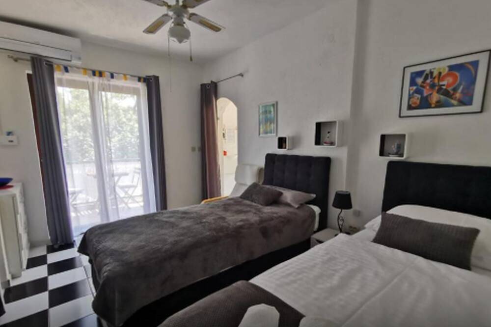 Ganze Wohnung, Ferienwohnungen Vesna - Maslinica in Maslinica, Solta