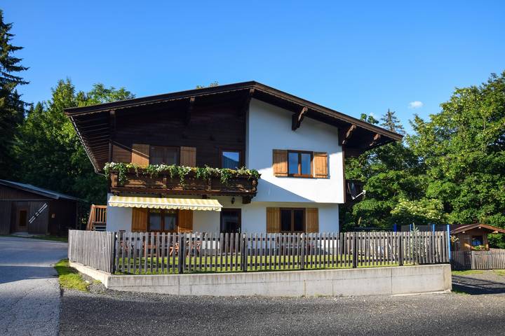 Ferienhaus für 5 Personen, mit Balkon und Terrasse sowie Garten in Hochfilzen